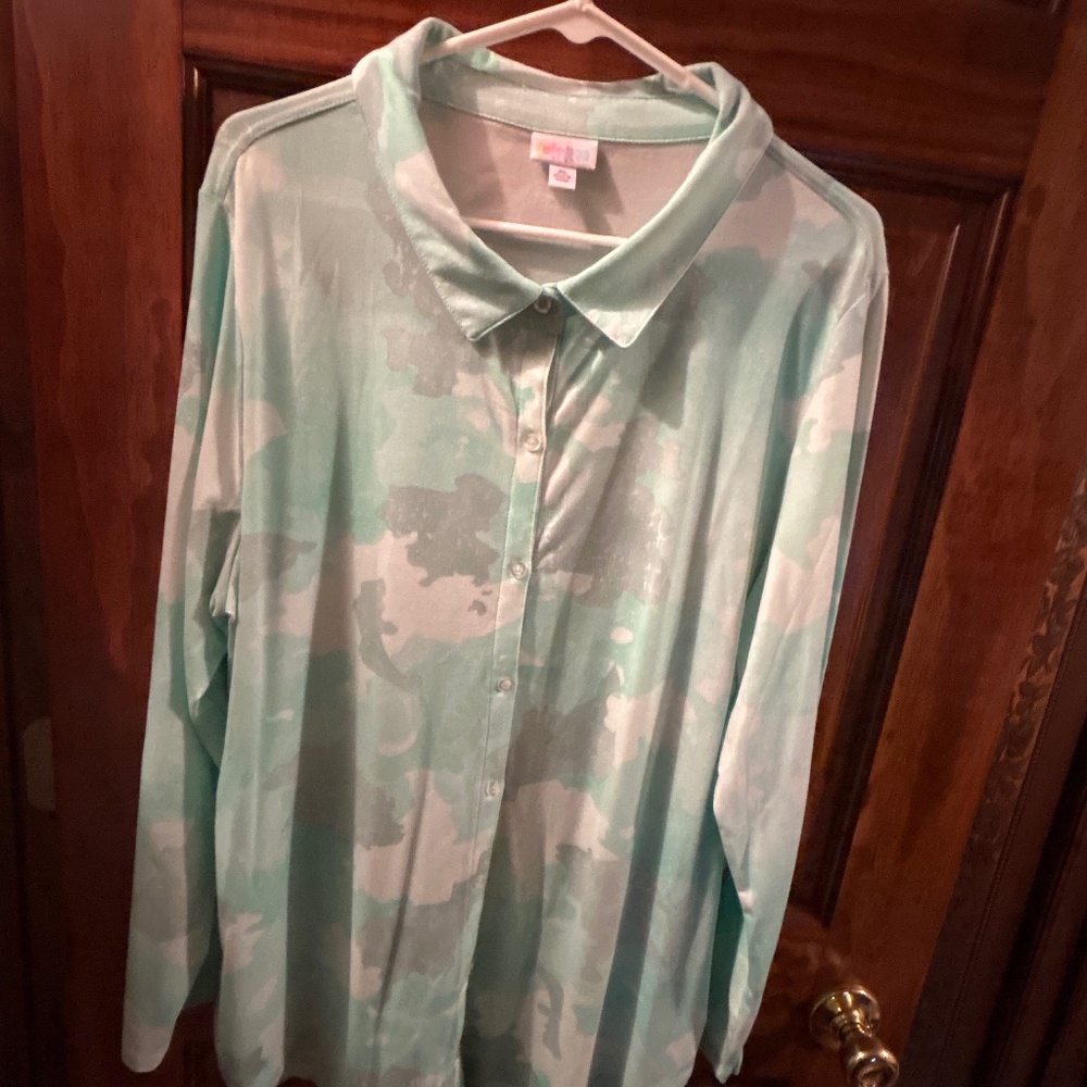 LuLaRoe Shirt